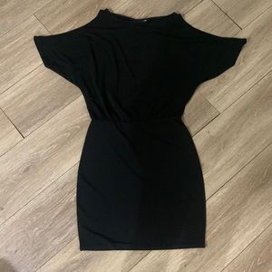 Off shoulder black dress Sz small EUC